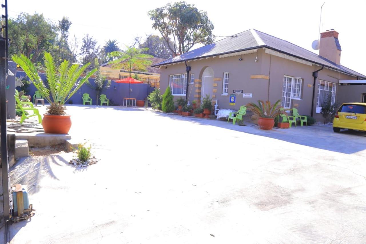 Union Guesthouse Pretoria-Noord Dış mekan fotoğraf