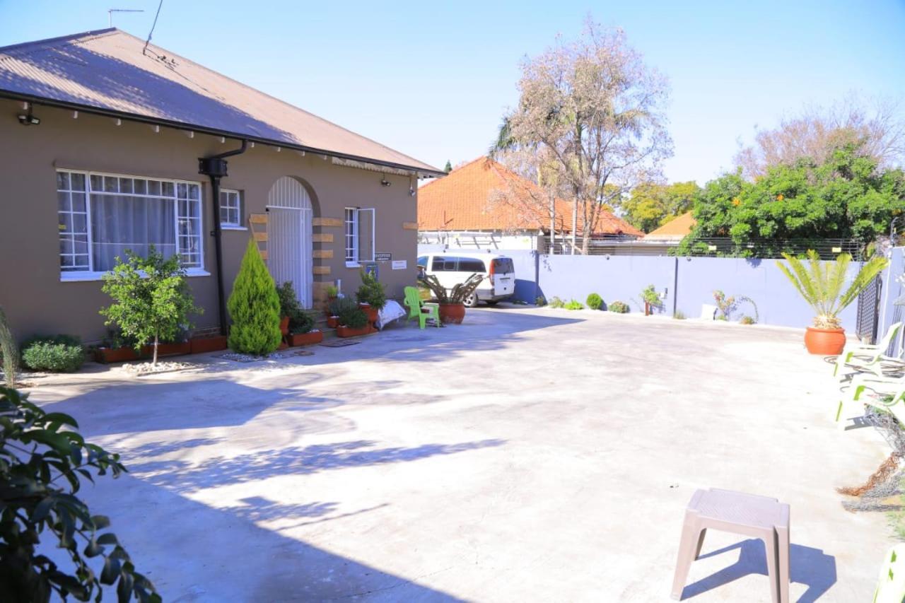 Union Guesthouse Pretoria-Noord Dış mekan fotoğraf