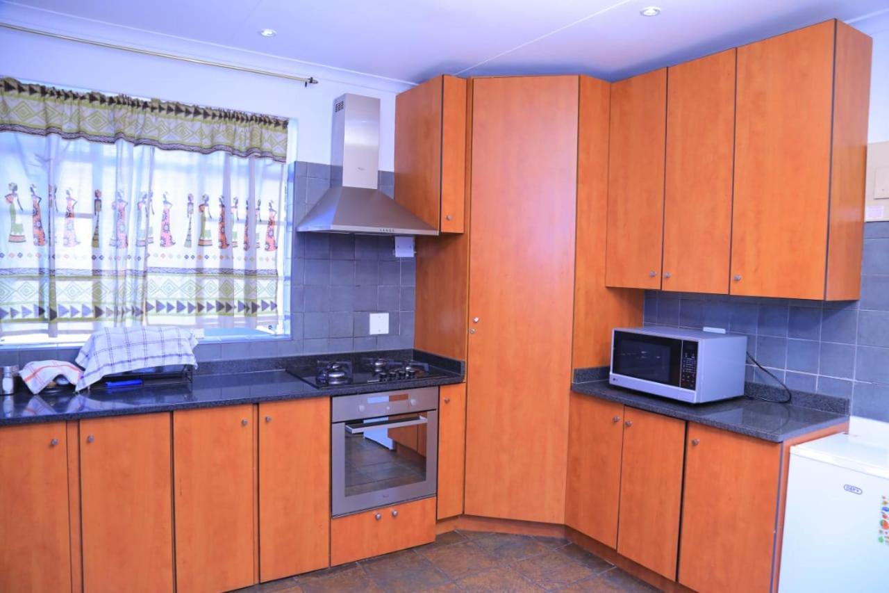 Union Guesthouse Pretoria-Noord Dış mekan fotoğraf